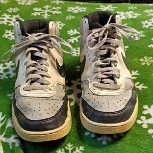 Nike Black and White Athletic Shoes